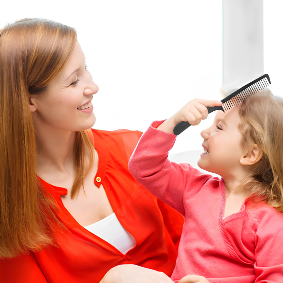 peigne fillette maman